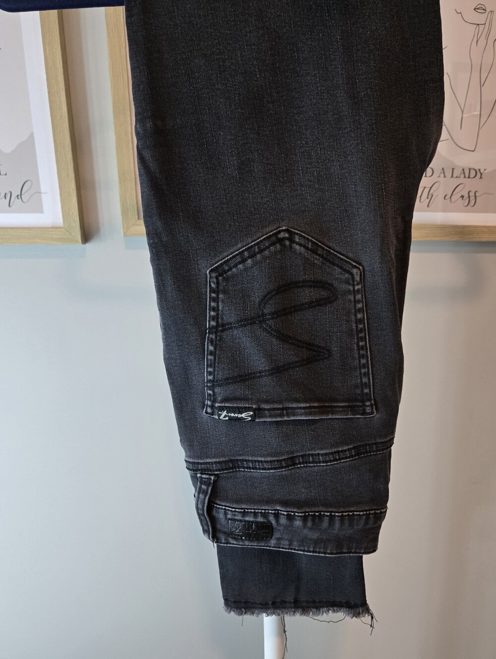 Seven7 Black Skinny Jeans with Embroidered Back Pocket